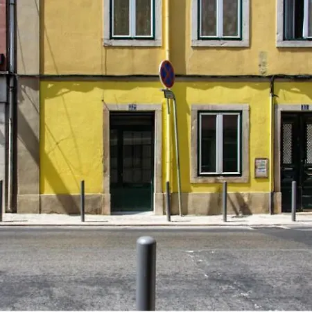 Campolide Green Door Studio-3